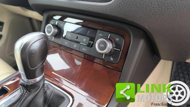 VOLKSWAGEN Touareg usata, con Boardcomputer