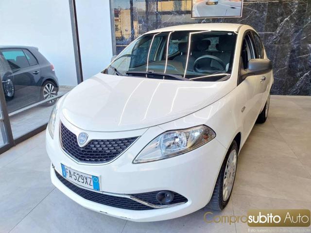 LANCIA Ypsilon usata, con Airbag