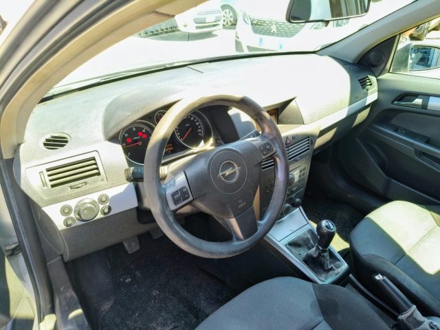 OPEL Astra usata, con Autoradio