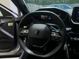 PEUGEOT 2008 usata, con Volante in pelle