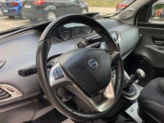 LANCIA Ypsilon usata, con USB