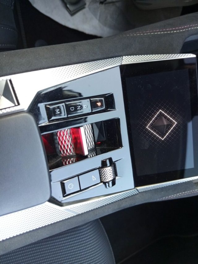 DS AUTOMOBILES DS 4 usata, con Specchietti laterali elettrici