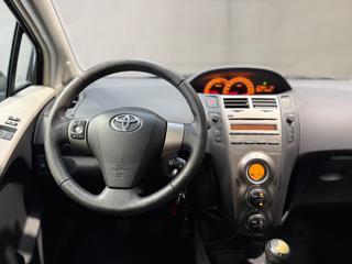 TOYOTA Yaris usata, con Controllo trazione