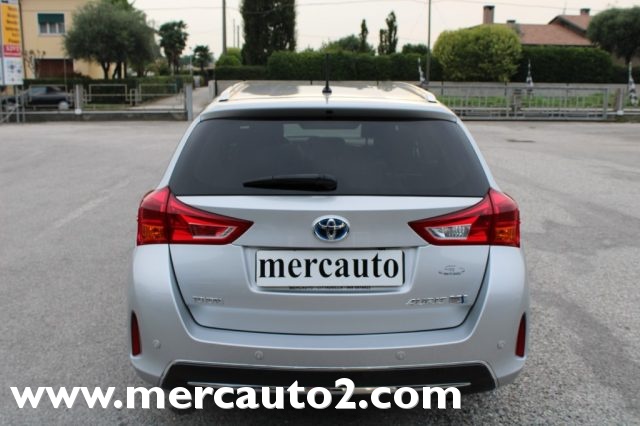 TOYOTA Auris usata, con Autoradio