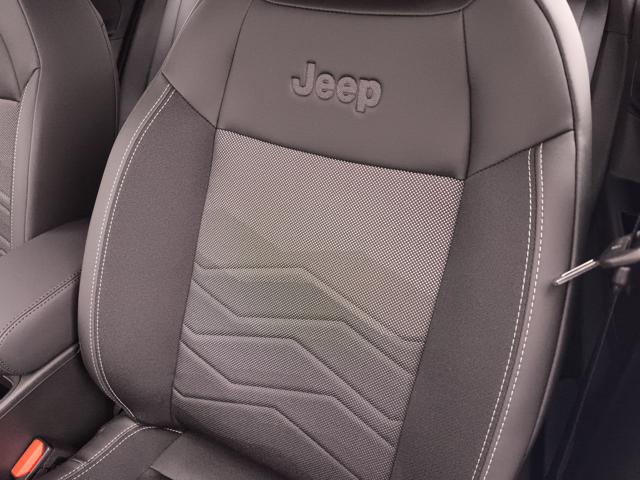 JEEP Avenger usata, con USB