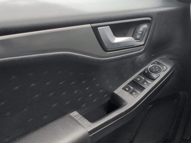 FORD Kuga usata, con Autoradio digitale