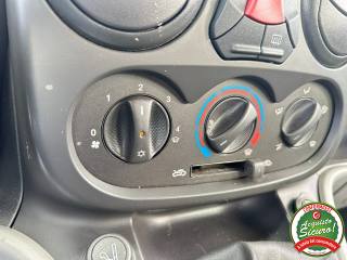 FIAT Doblo usata, con USB