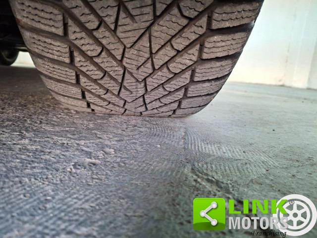 TOYOTA Yaris usata, con Controllo automatico clima