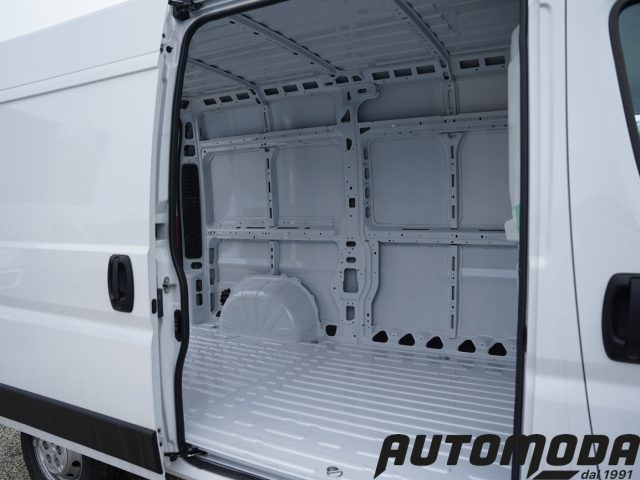 PEUGEOT Boxer usata, con Servosterzo