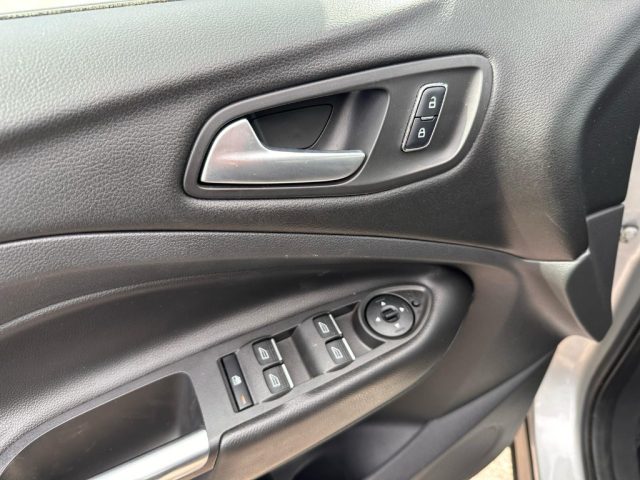 FORD Kuga usata, con Autoradio