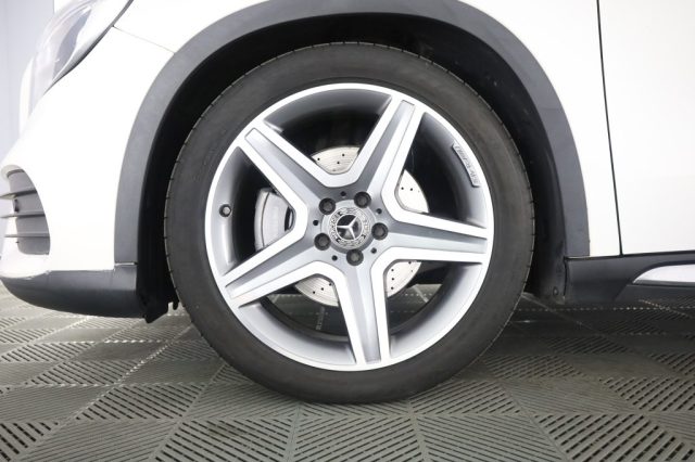 MERCEDES-BENZ CLA usata 8