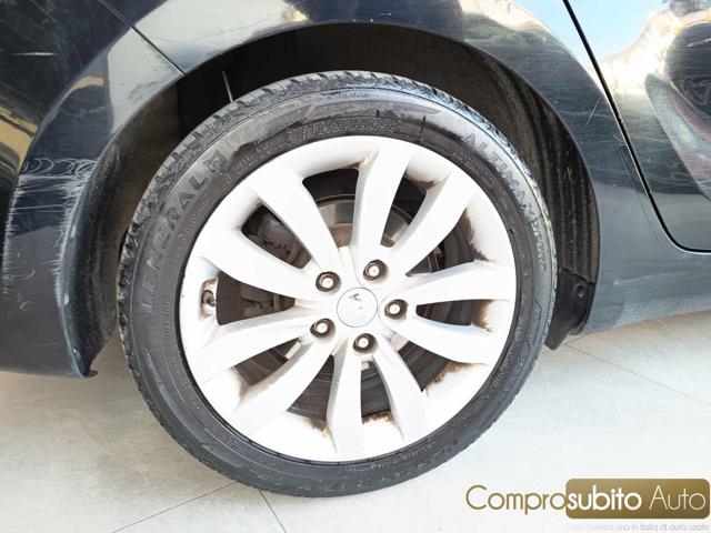 KIA Carens usata 26