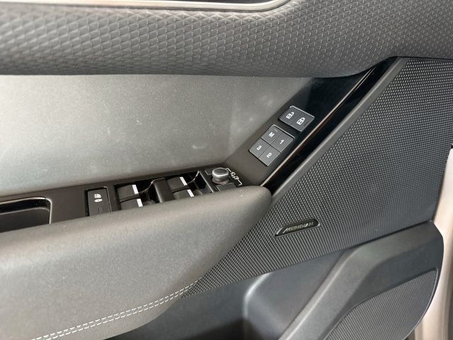 LAND ROVER Range Rover Velar usata, con Sensori di parcheggio posteriori