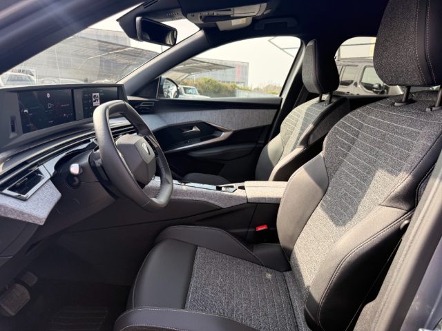 PEUGEOT 5008 usata, con Cerchi in lega