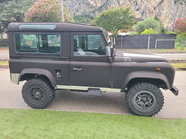 LAND ROVER Defender usata 6