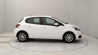 PEUGEOT 208 usata, con Autoradio
