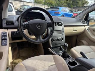 MERCEDES-BENZ A 180 usata, con Cerchi in lega