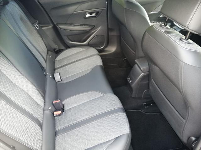 PEUGEOT 208 usata, con Sedile posteriore sdoppiato
