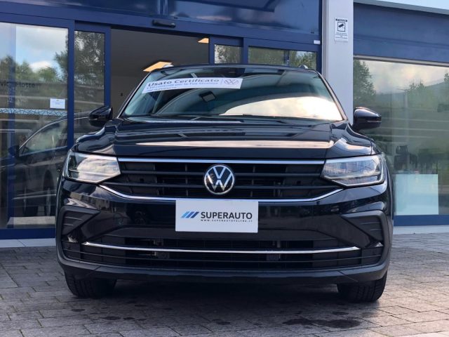 VOLKSWAGEN Tiguan usata, con Autoradio