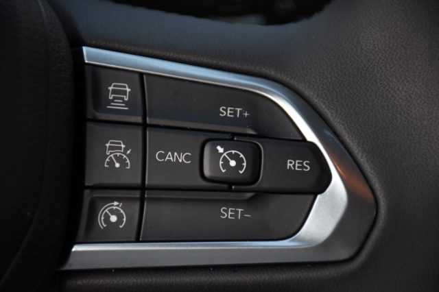 JEEP Compass usata, con Sedile posteriore sdoppiato