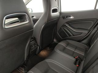 MERCEDES-BENZ GLA 180 usata, con Leve al volante