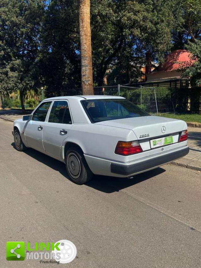 MERCEDES-BENZ 200 usata 6