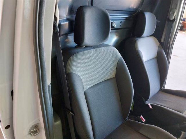 RENAULT Kangoo usata, con Servosterzo