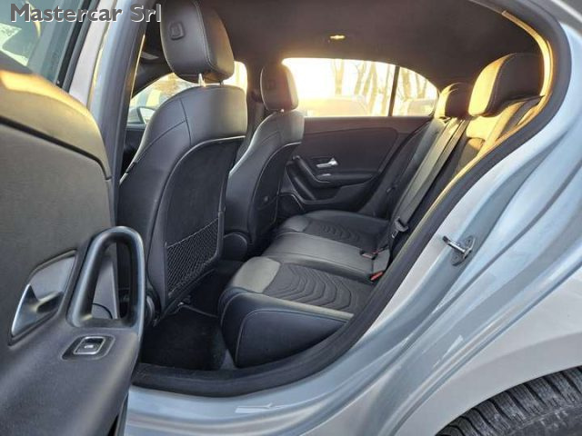 MERCEDES-BENZ A 180 usata, con Frenata d