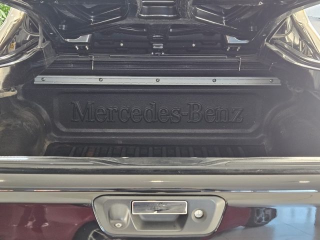 MERCEDES-BENZ X 250 usata, con Controllo elettronico della corsia