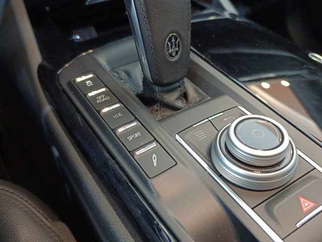 MASERATI Levante usata, con Specchietti laterali elettrici