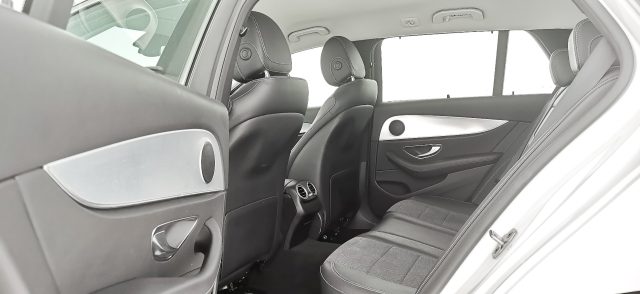 MERCEDES-BENZ E 300 usata, con Isofix