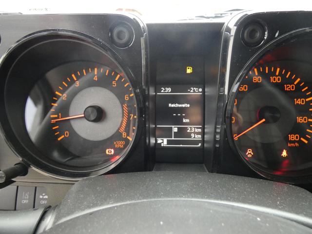 SUZUKI Jimny usata, con USB