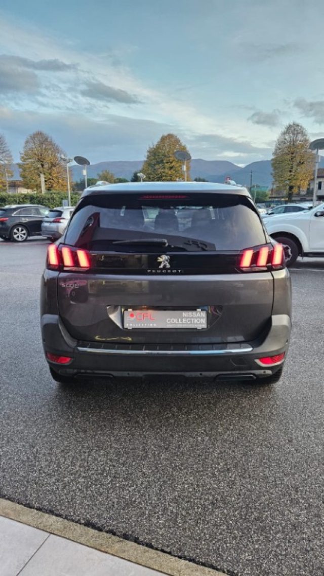 PEUGEOT 5008 usata, con Autoradio