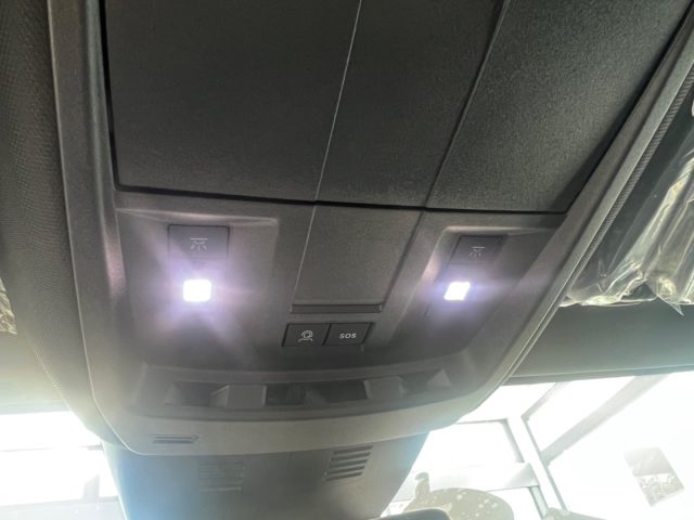 PEUGEOT 3008 usata, con Volante multifunzione