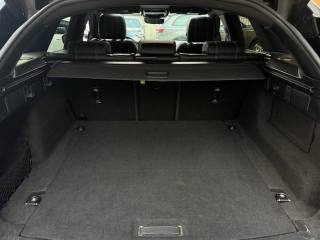 LAND ROVER Range Rover Velar usata, con Interni in pelle