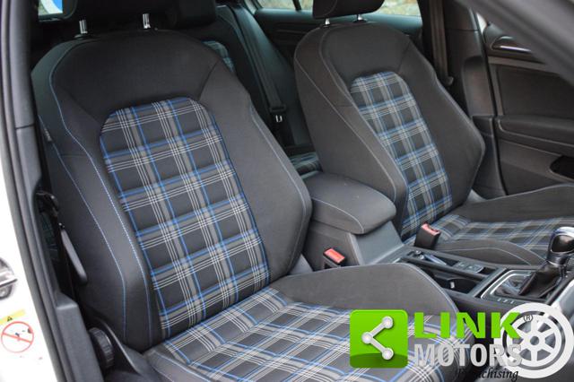 VOLKSWAGEN Golf usata, con Sensori di parcheggio posteriori