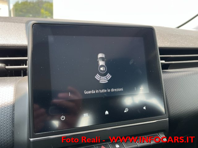 RENAULT Clio usata, con Touch screen