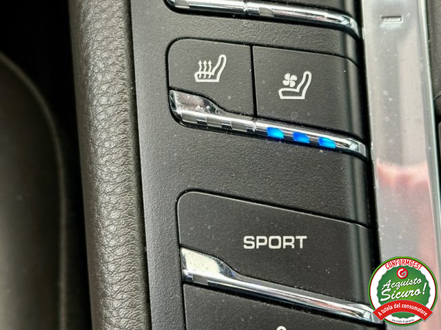 PORSCHE Macan usata, con Fendinebbia
