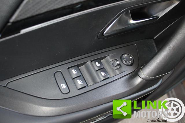 PEUGEOT 2008 usata, con Volante in pelle