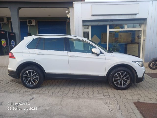 VOLKSWAGEN Tiguan usata, con Autoradio