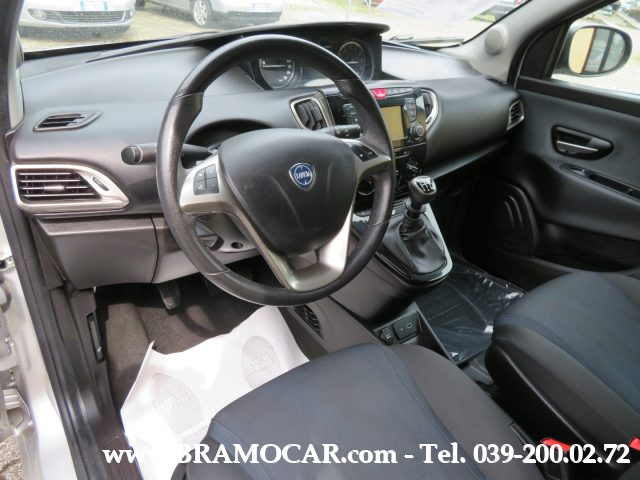 LANCIA Ypsilon usata, con Park Distance Control