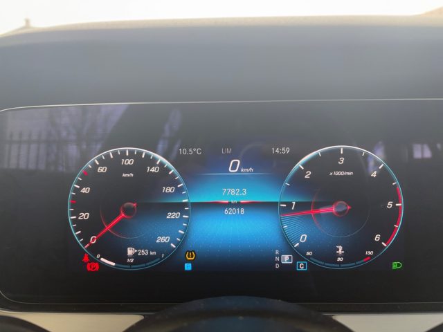 MERCEDES-BENZ E 200 usata 81