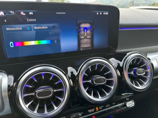 MERCEDES-BENZ GLB 200 usata, con Sistema di navigazione