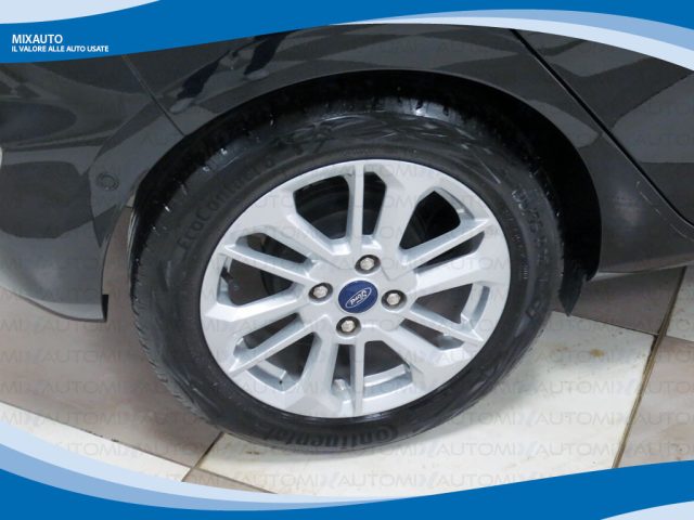 FORD Fiesta usata, con Park Distance Control