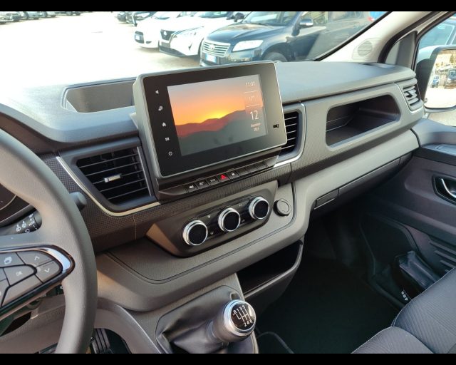RENAULT Trafic usata 15