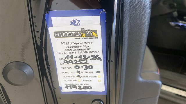 PEUGEOT 308 usata, con Sedile posteriore sdoppiato