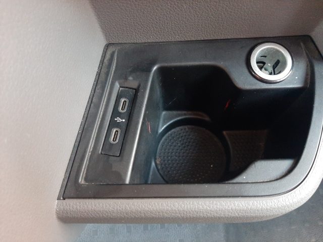 VOLKSWAGEN Transporter usata, con Android Auto