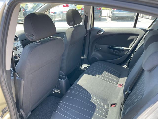 OPEL Corsa usata, con Chiusura centralizzata