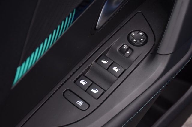 PEUGEOT 2008 usata, con Interni in pelle