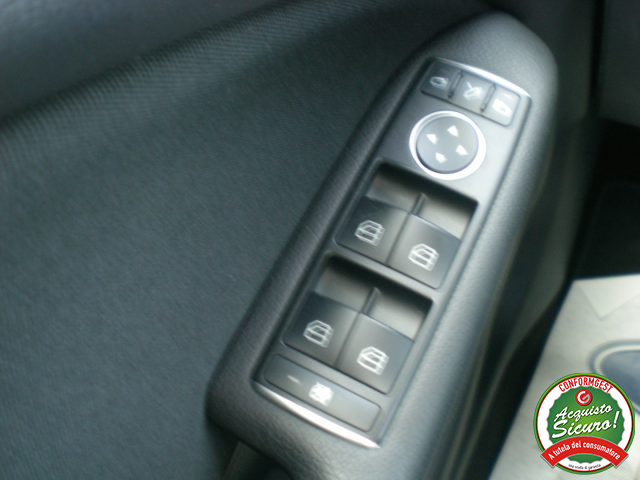 MERCEDES-BENZ B 180 usata, con Specchietti laterali elettrici